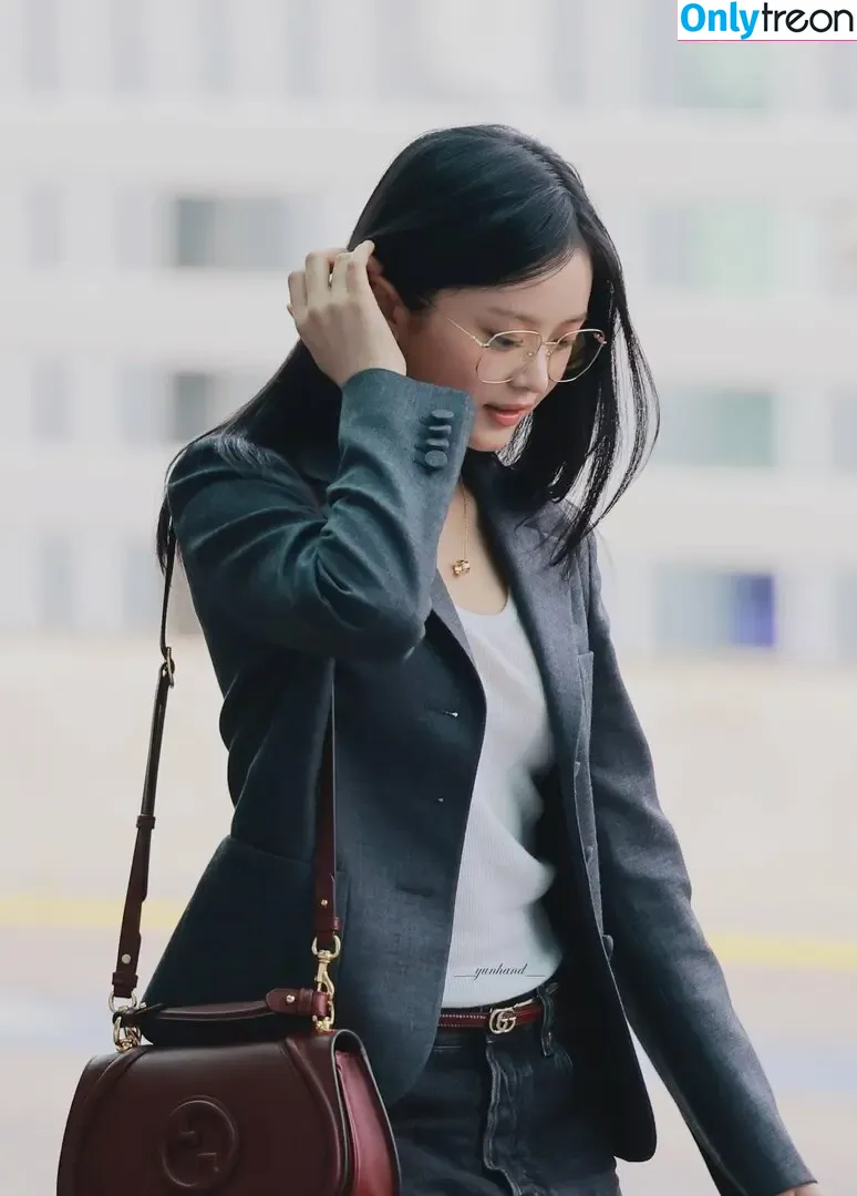 Hanni Pham nude photo #0374 (Hannijeans / newjeans_official)