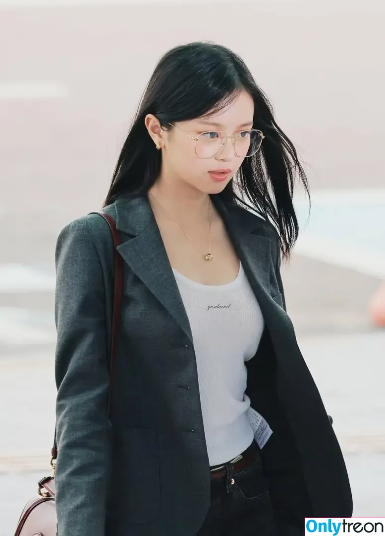 Hanni Pham nude photo #0375 (Hannijeans / newjeans_official)