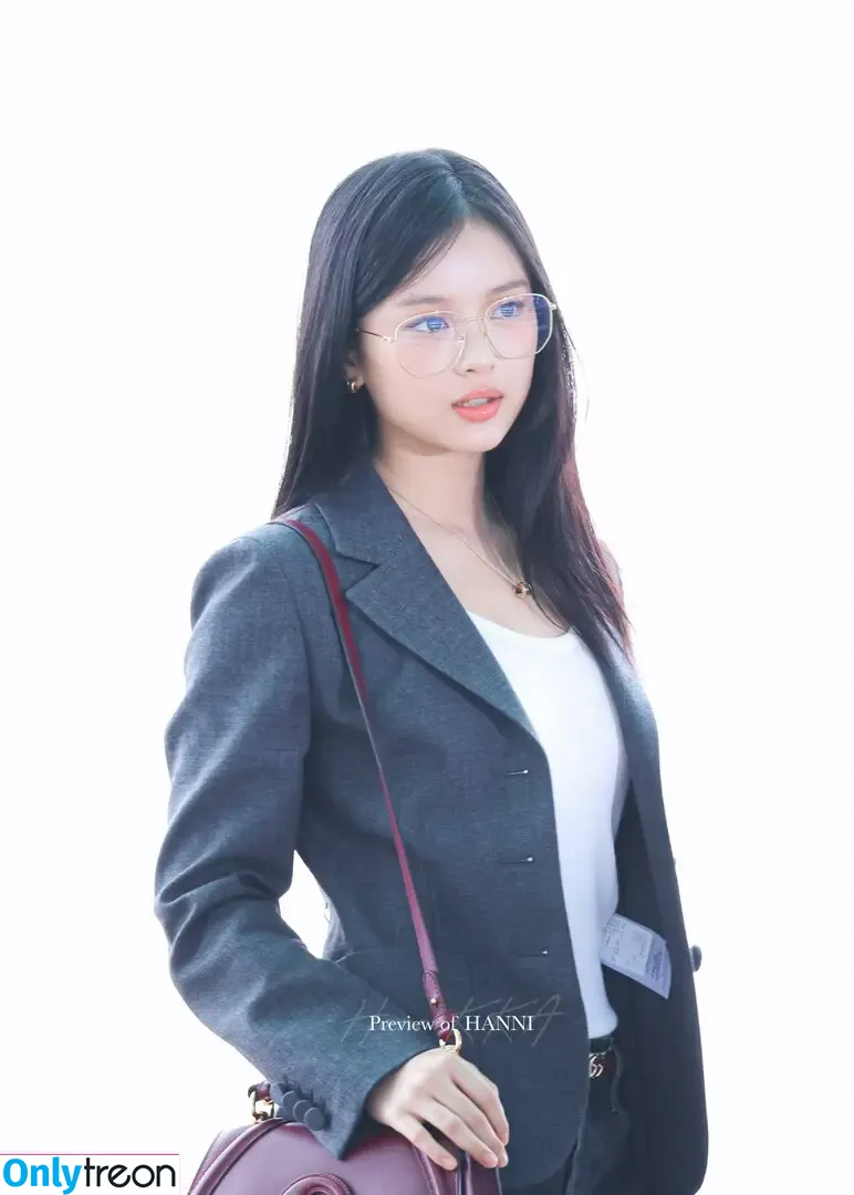 Hanni Pham nude photo #0394 (Hannijeans / newjeans_official)