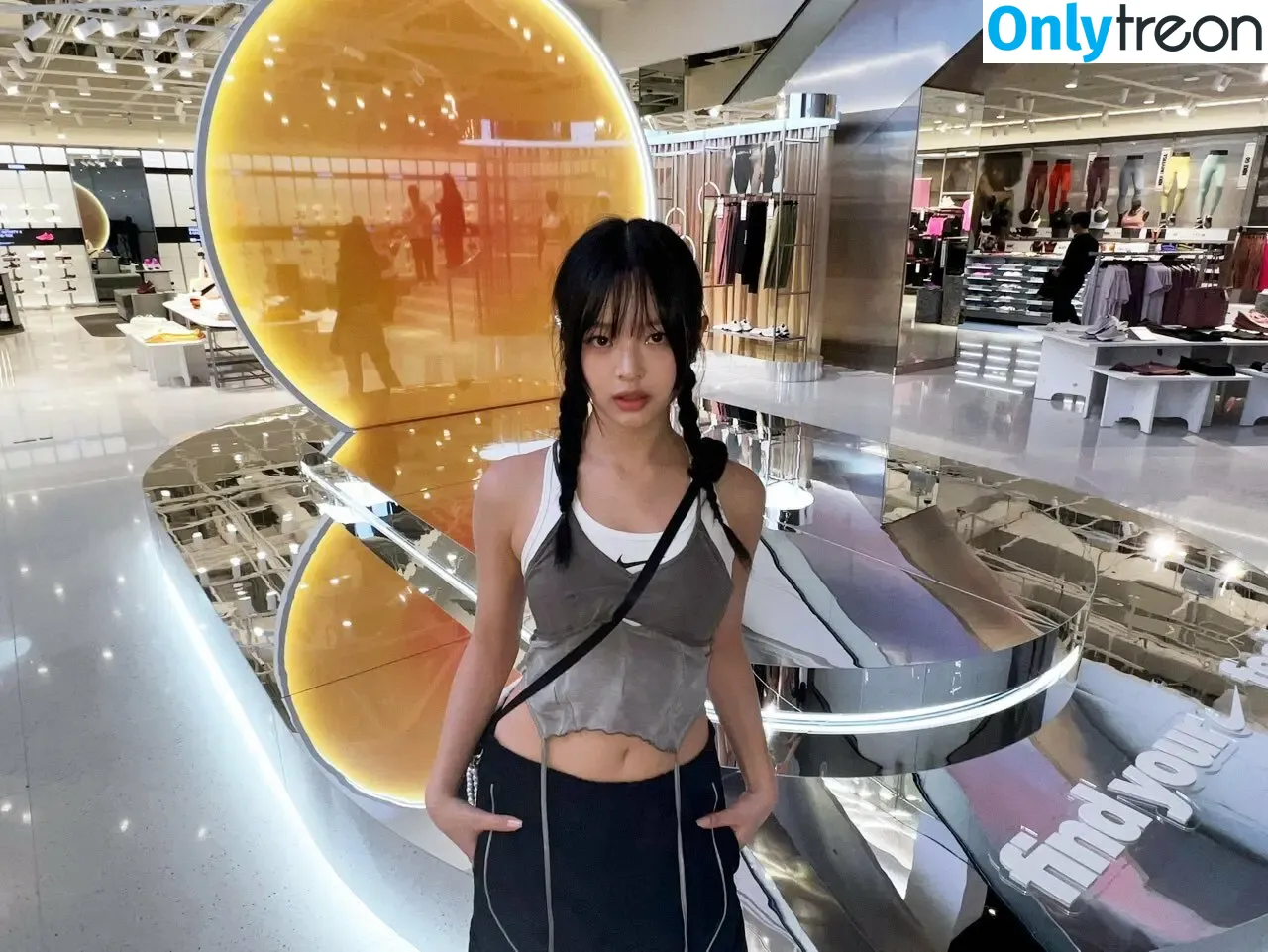 Hanni Pham голая photo #0434 (Hannijeans / newjeans_official)