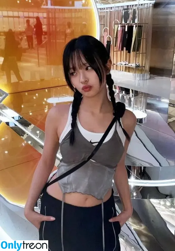 Hanni Pham nude photo #0435 (Hannijeans / newjeans_official)