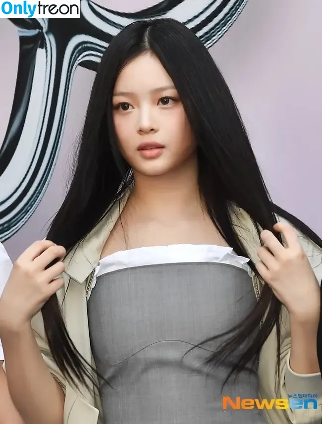 Hanni Pham nude photo #0441 (Hannijeans / newjeans_official)