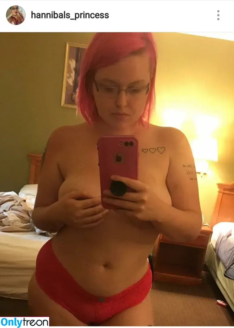 hannibals_princess nude photo #0001 (blueeyed.txrose90 / hannibalsqu33n)