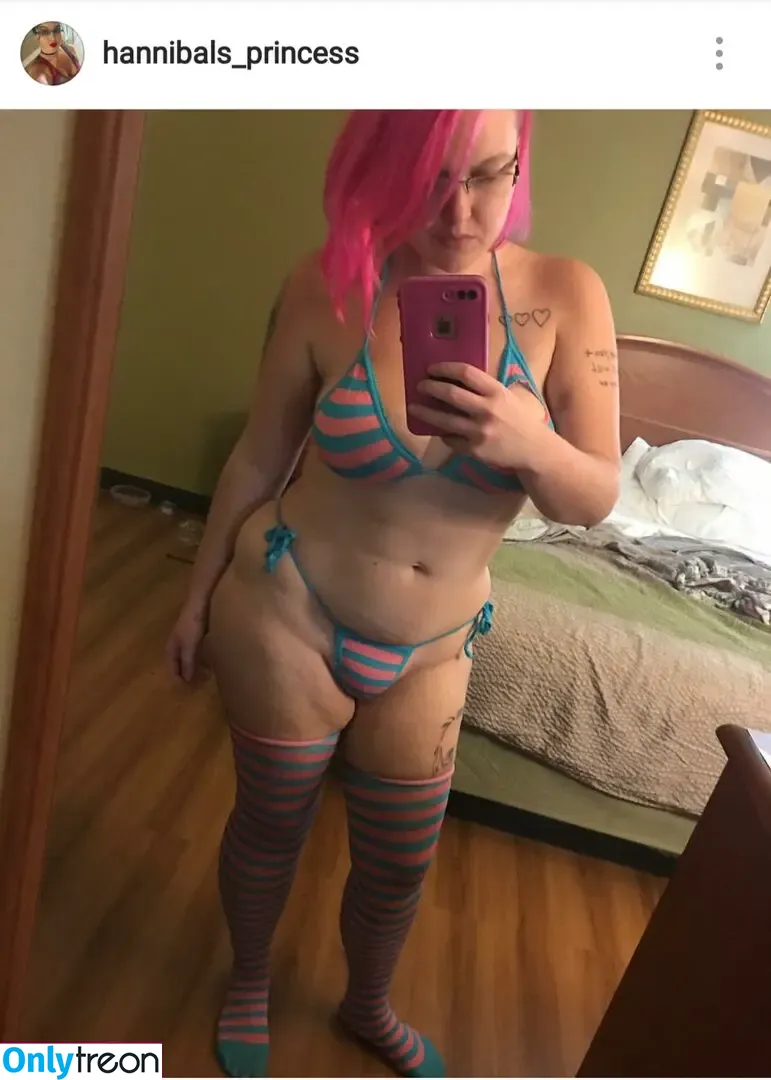 hannibals_princess nude photo #0002 (blueeyed.txrose90 / hannibalsqu33n)