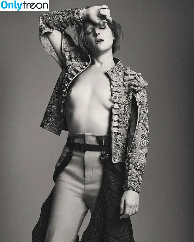 Hari Nef nude photo #0028 (harinef / nefisa)