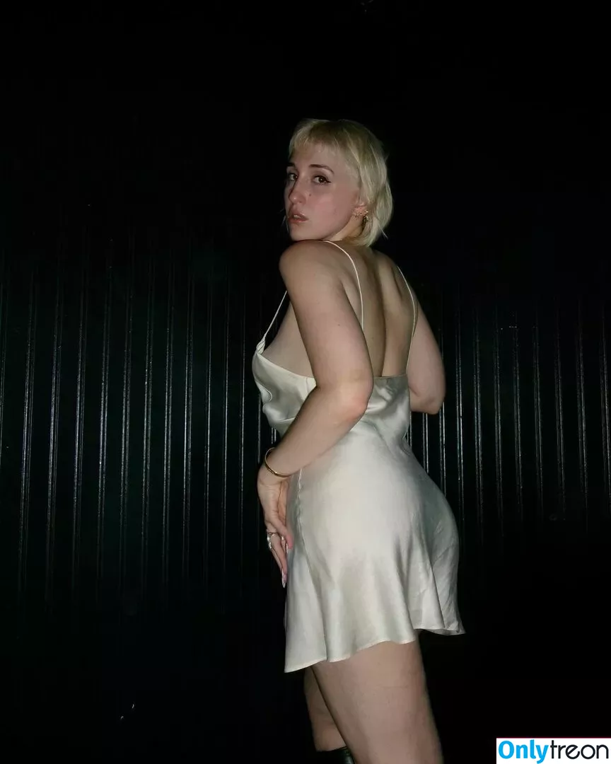 Harley Quinn Smith nude photo #0013 (harleyquinnsmith / harleysplaytime)