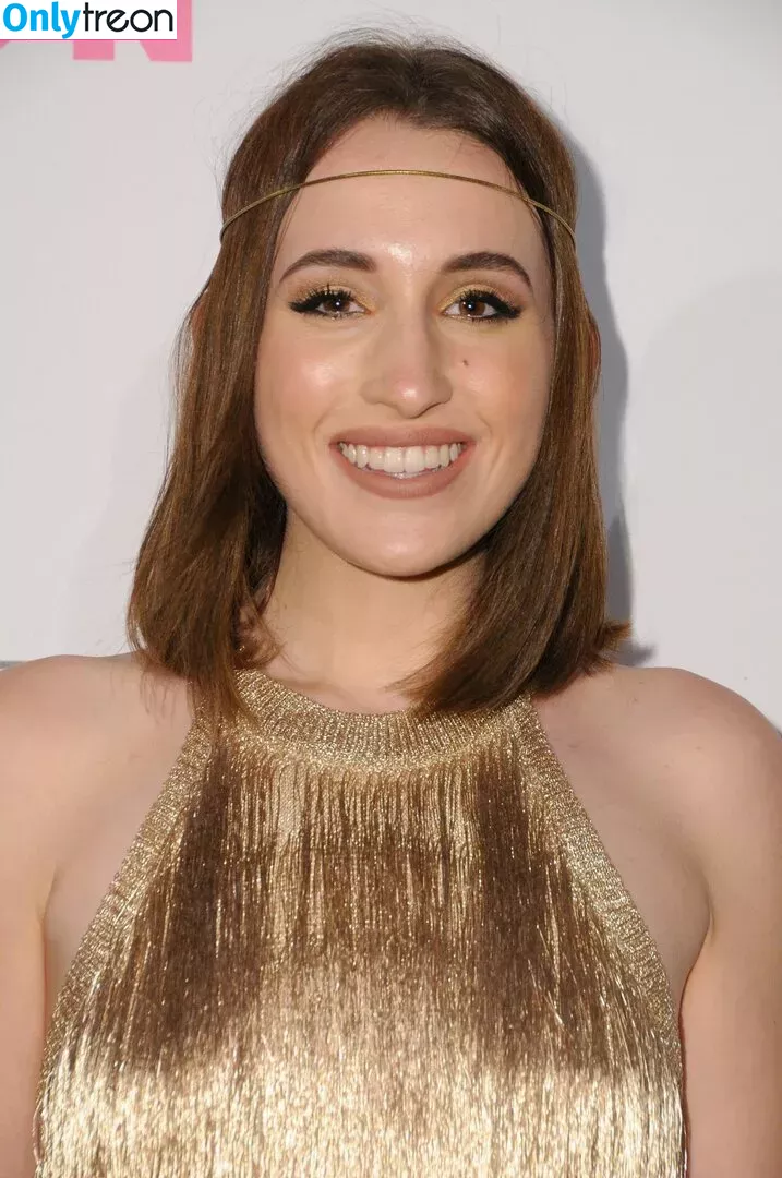 Harley Quinn Smith голая photo #0100 (harleyquinnsmith / harleysplaytime)