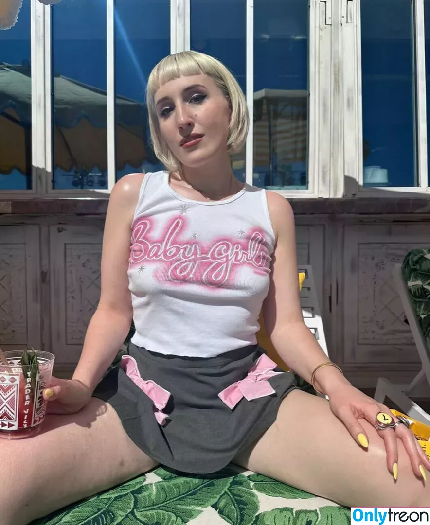 Harley Quinn Smith голая photo #0117 (harleyquinnsmith / harleysplaytime)