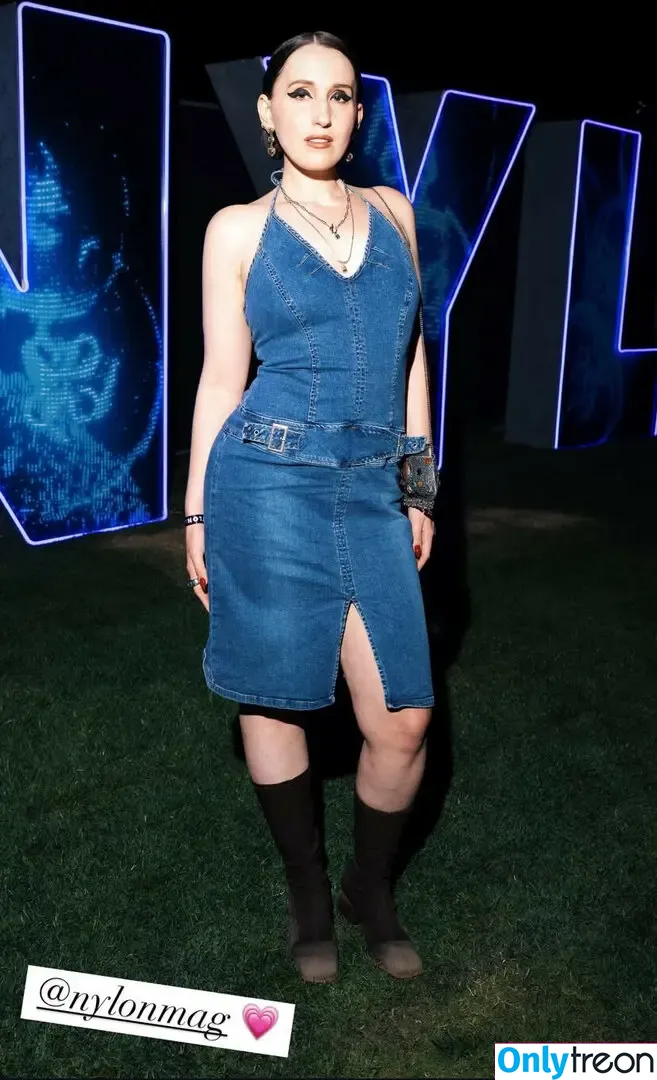 Harley Quinn Smith голая photo #0338 (harleyquinnsmith / harleysplaytime)