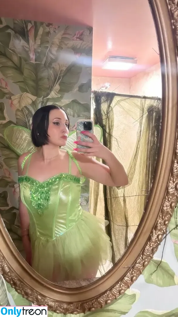 Harley Quinn Smith голая photo #0382 (harleyquinnsmith / harleysplaytime)