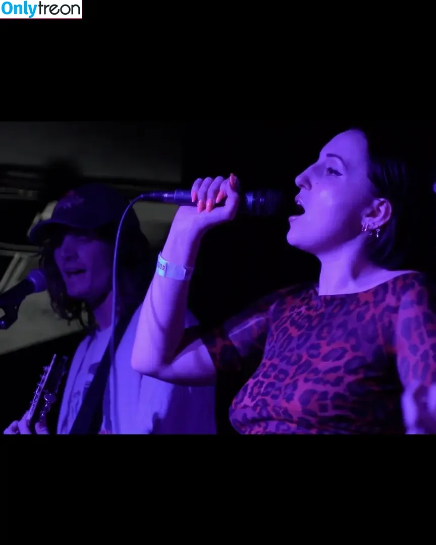 Harley Quinn Smith голая photo #0387 (harleyquinnsmith / harleysplaytime)