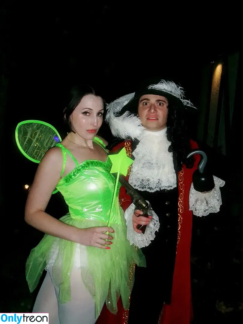 Harley Quinn Smith голая photo #0390 (harleyquinnsmith / harleysplaytime)