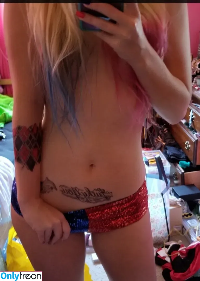 Harley Quinn голая photo #0077 (harleyquinn_official_ / harleyquinnn)