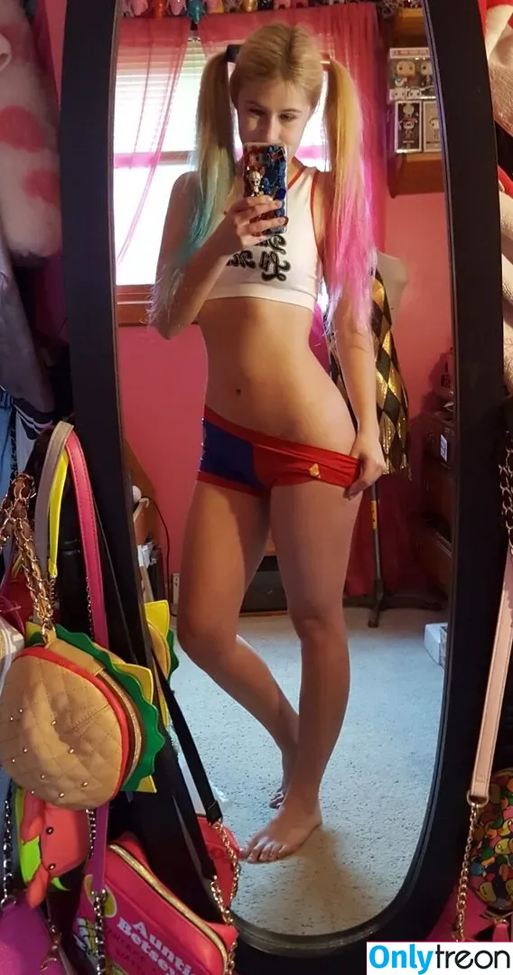 Harley Quinn голая photo #0084 (harleyquinn_official_ / harleyquinnn)