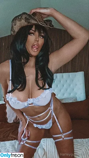harleygunnervip / leashieleashh nude photo #0032