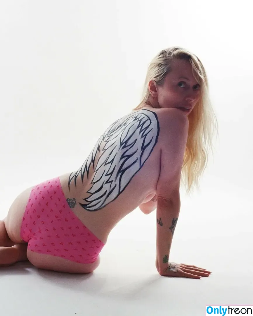 Harmony Tividad nude photo #0082 (Girlpool / harmonytividad / sexuallyattractedtogod)