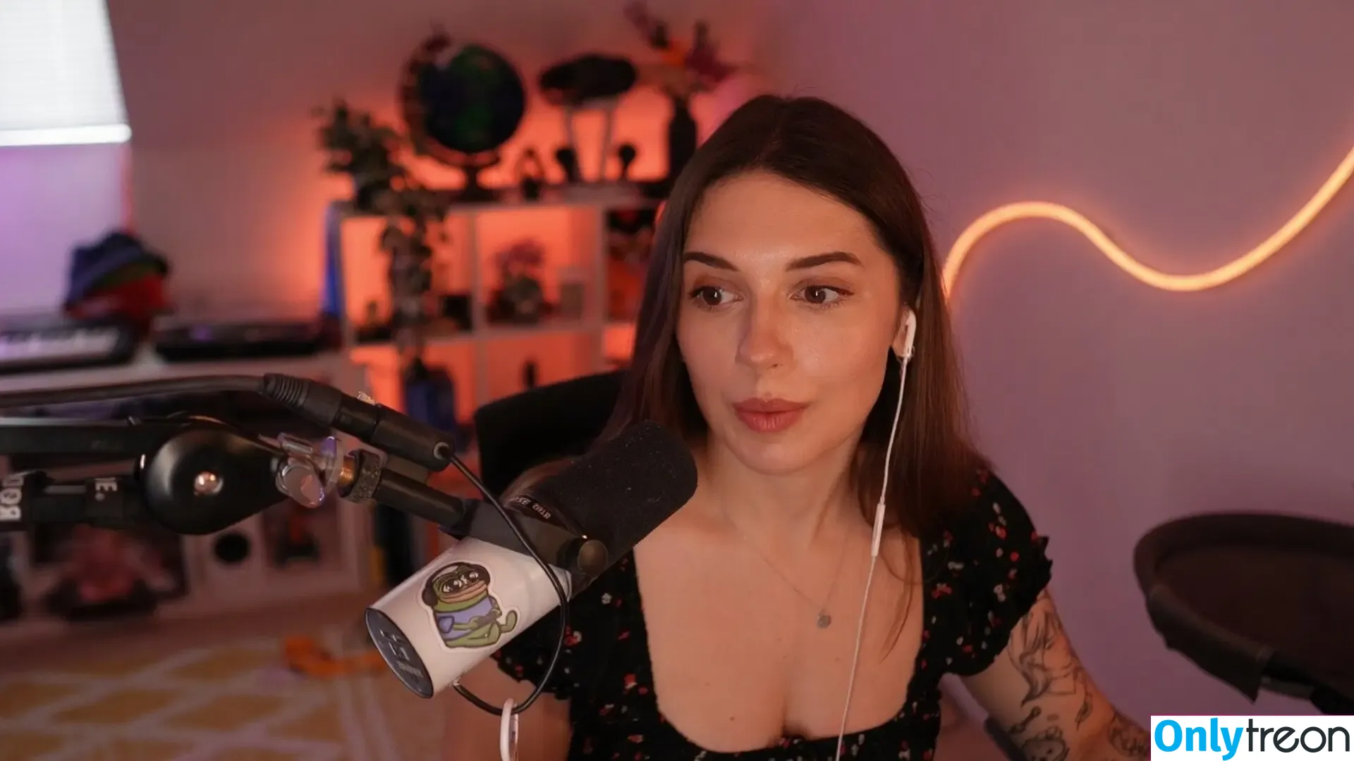 Harrie Silver nude photo #0459 (HarrieSilver)