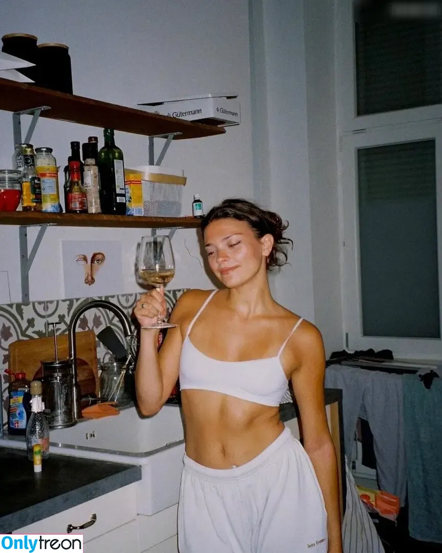 Harriet Herbig-Matten nude photo #0014 (Harriet Herbig Matten / harriet.herbigmatten)