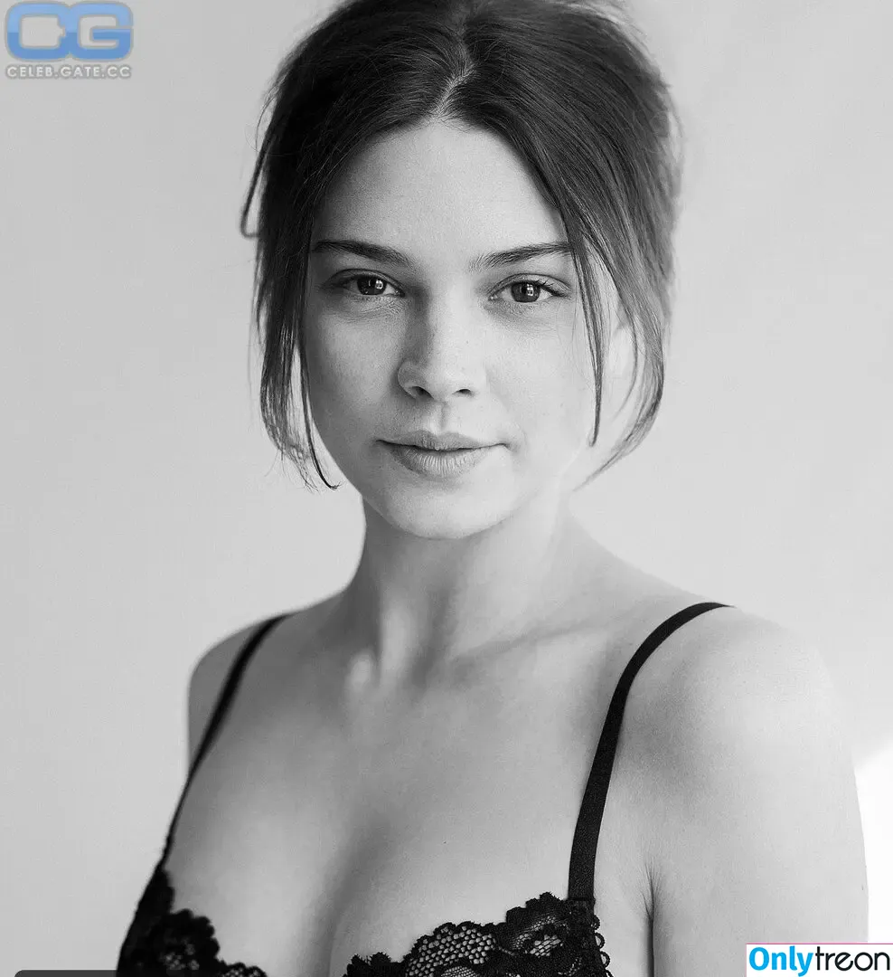 Harriet Herbig-Matten nude photo #0144 (Harriet Herbig Matten / harriet.herbigmatten)