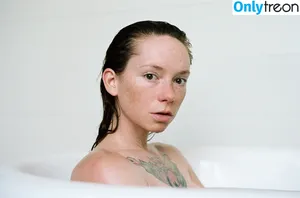 Hattie Watson / eittahton nude photo #0076