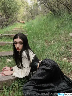 hauntedxnymphfree / haunted_image nude photo #0047