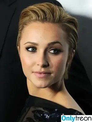 Hayden Panettiere / haydenpanettiere nude photo #0581