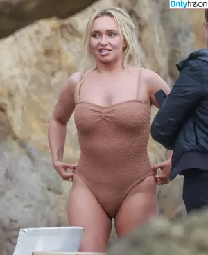 Hayden Panettiere / haydenpanettiere nude photo #0588