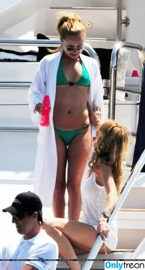 Hayden Panettiere / haydenpanettiere nude photo #0626