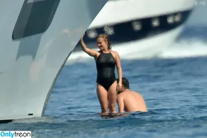 Hayden Panettiere / haydenpanettiere фото голая #0759