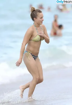 Hayden Panettiere / haydenpanettiere nude photo #0797