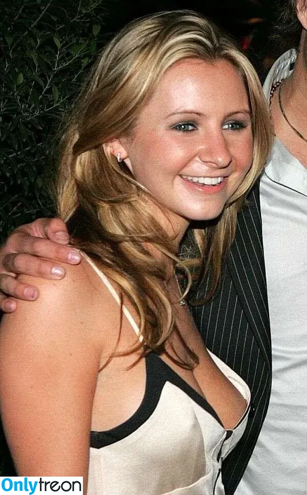 Hayden Panettiere голая photo #0022 (haydenpanettiere)