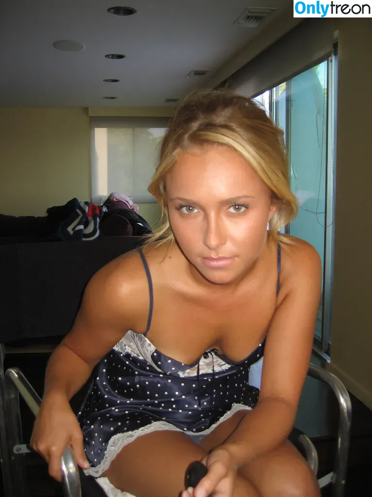 Hayden Panettiere голая photo #0124 (haydenpanettiere)