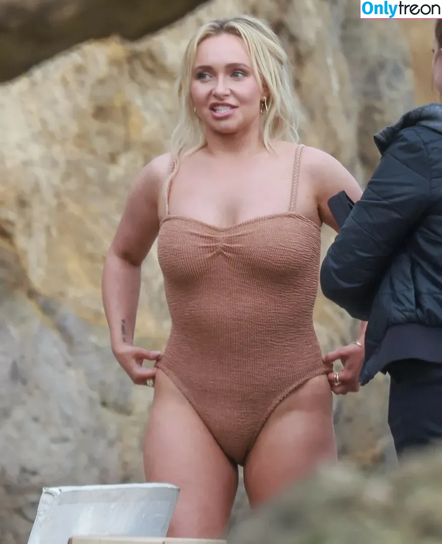 Hayden Panettiere голая photo #0225 (haydenpanettiere)