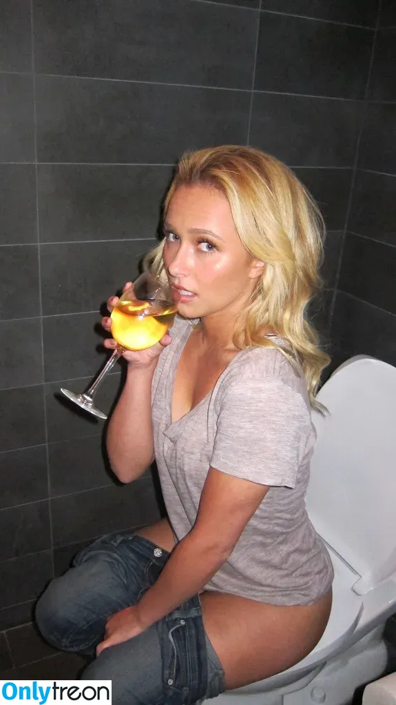 Hayden Panettiere голая photo #0329 (haydenpanettiere)