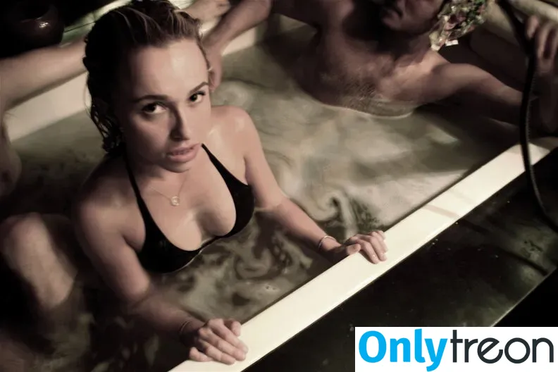 Hayden Panettiere голая photo #0340 (haydenpanettiere)