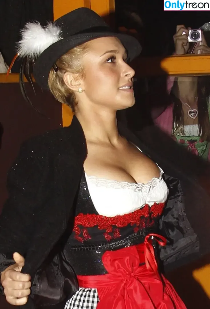 Hayden Panettiere nude photo #0480 (haydenpanettiere)