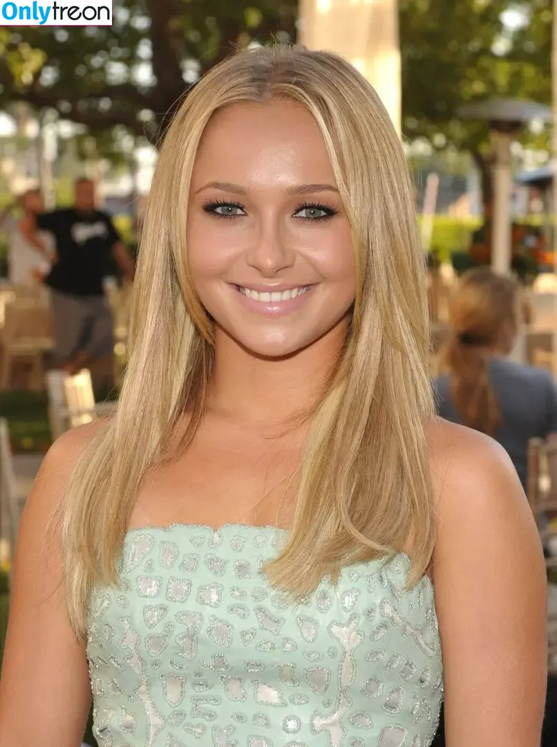 Hayden Panettiere nude photo #0568 (haydenpanettiere)