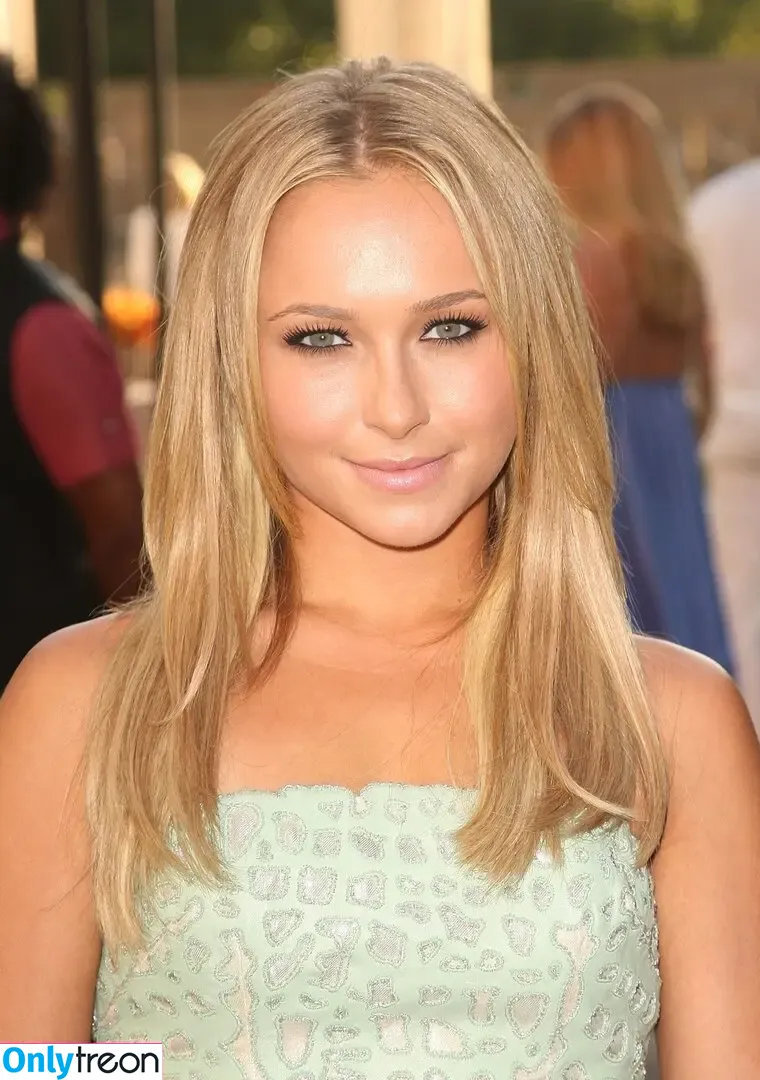 Hayden Panettiere nude photo #0569 (haydenpanettiere)