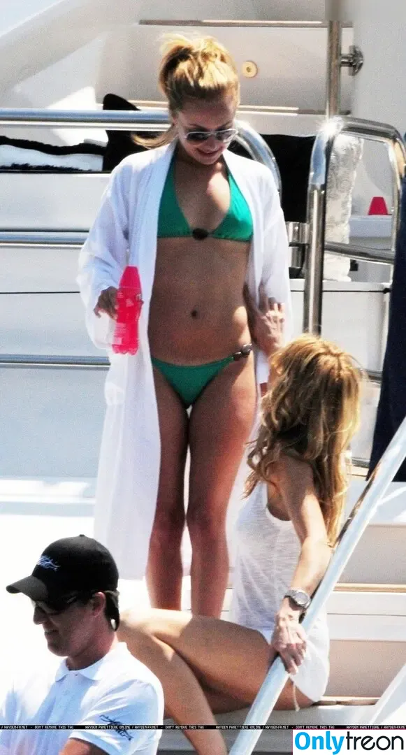 Hayden Panettiere nude photo #0626 (haydenpanettiere)