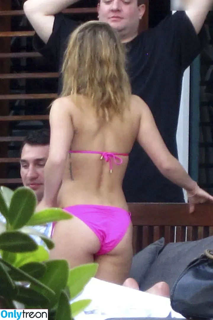 Hayden Panettiere nude photo #0640 (haydenpanettiere)