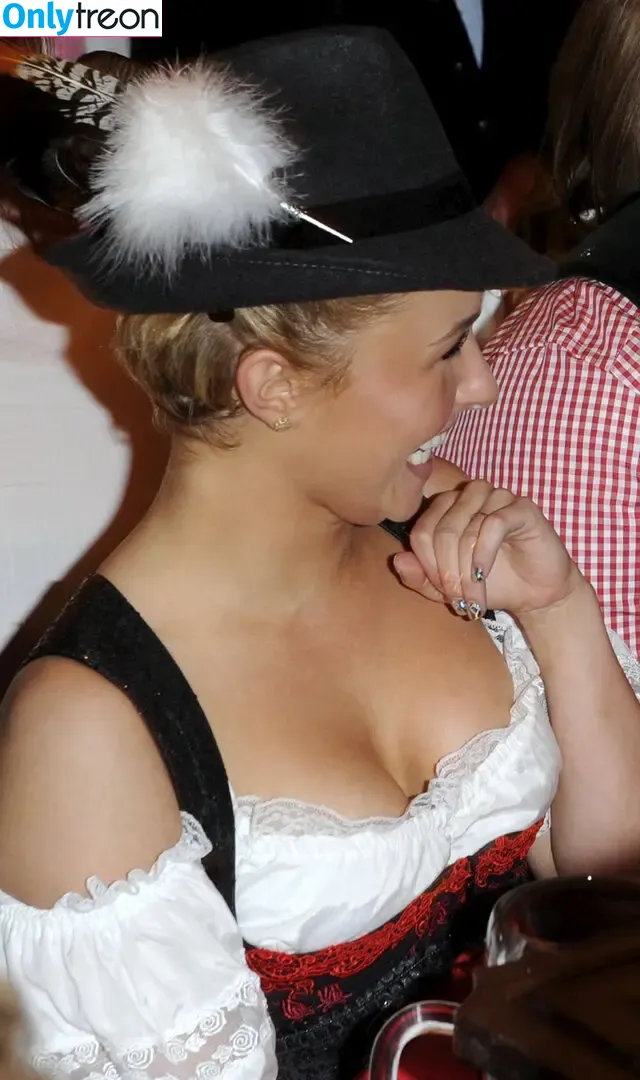 Hayden Panettiere nude photo #0911 (haydenpanettiere)