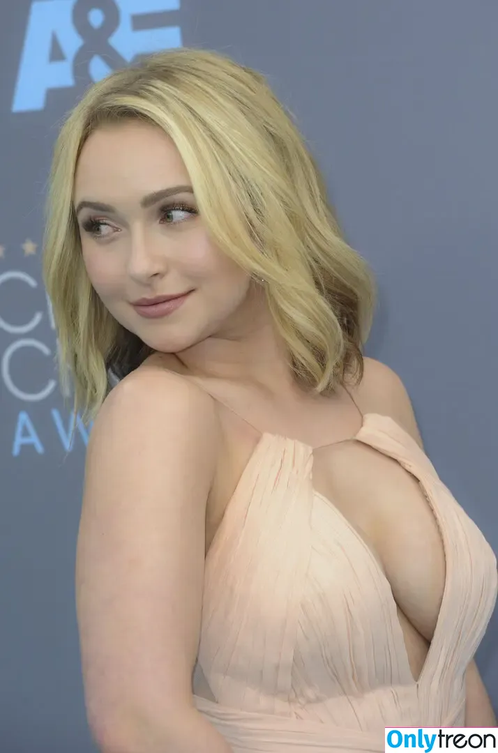 Hayden Panettiere nude photo #0936 (haydenpanettiere)