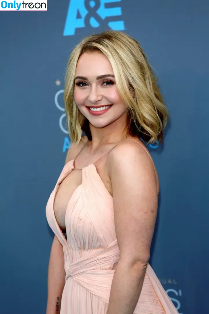 Hayden Panettiere nude photo #0946 (haydenpanettiere)