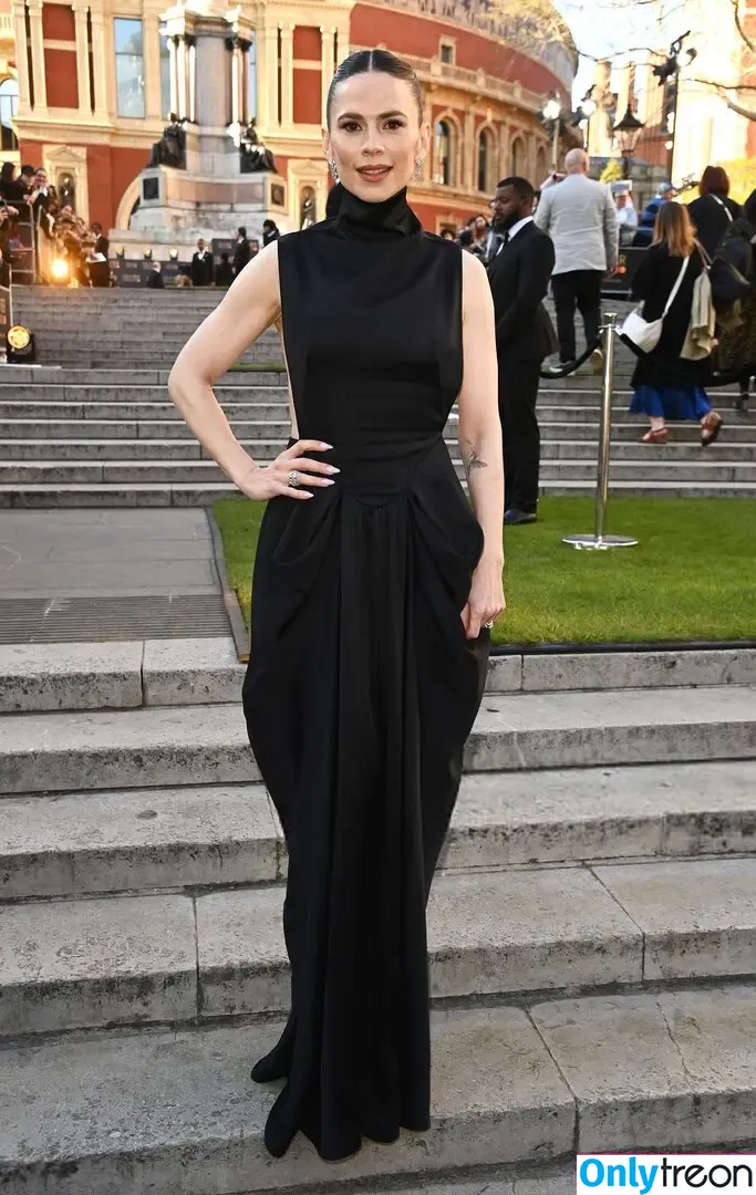 Hayley Atwell nude photo #0882 (wellhayley)