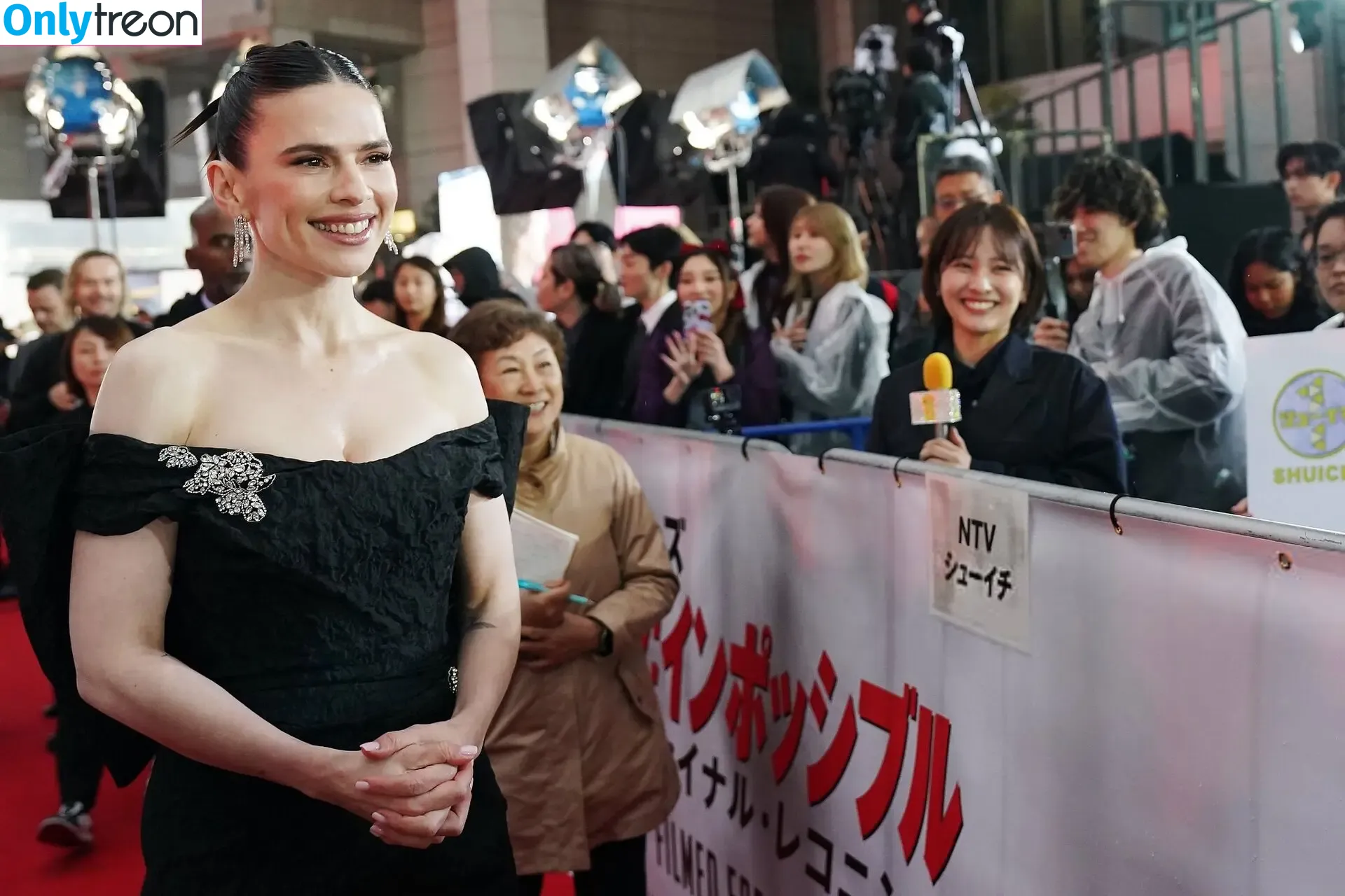 Hayley Atwell nude photo #0898 (wellhayley)