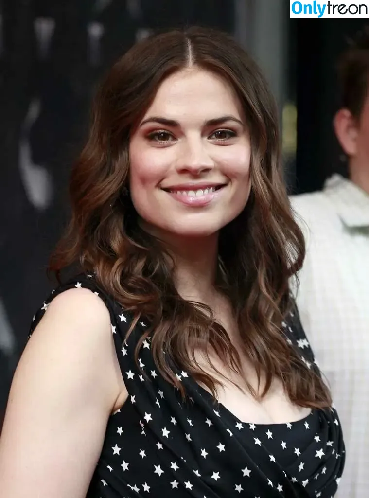 Hayley Atwell nude photo #1058 (hayley_atwell / wellhayley)