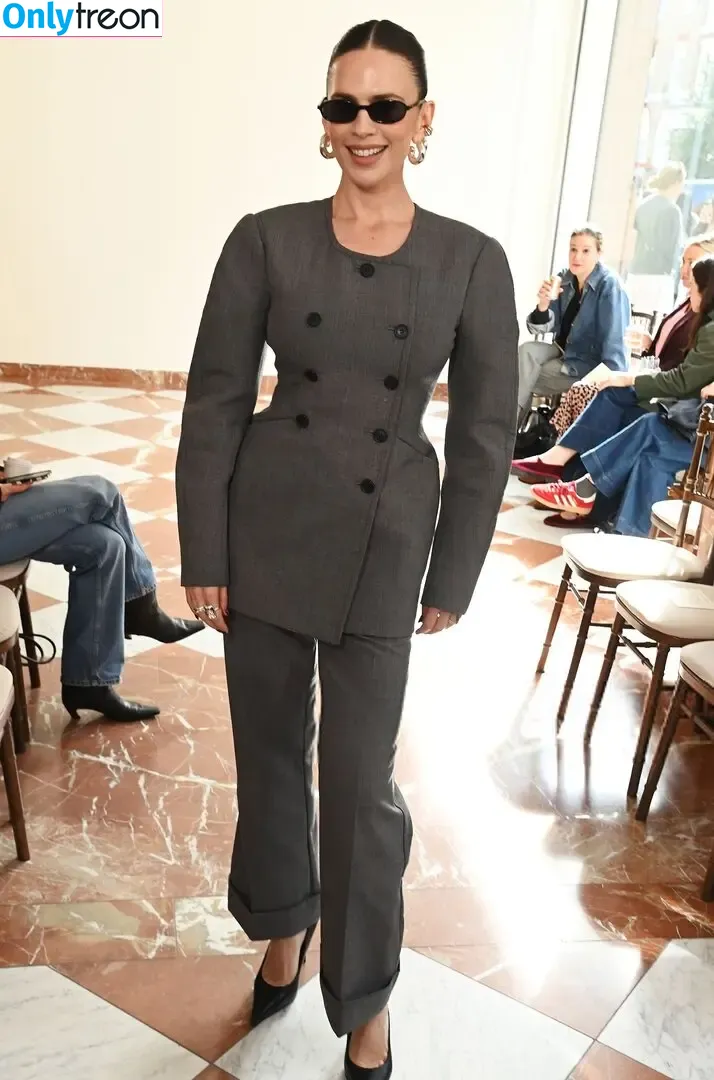 Hayley Atwell голая photo #1077 (hayley_atwell / wellhayley)