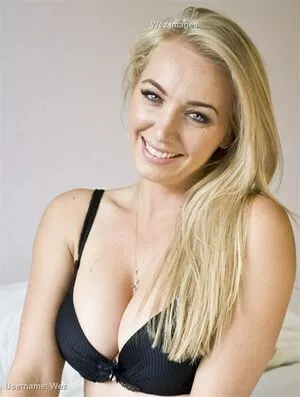Hayley-Marie Coppin / hayleymcoppin nude photo #0194