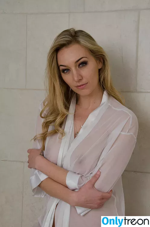 Hayley-Marie Coppin nude photo #0157 (hayleymcoppin)