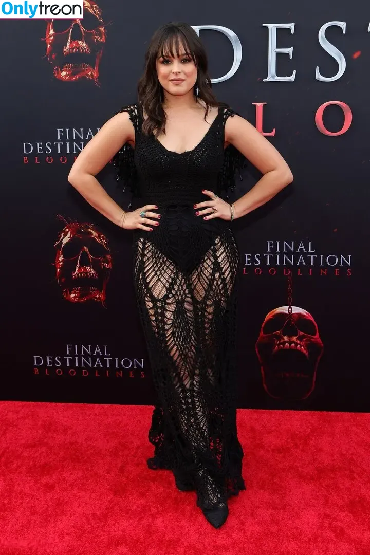 Hayley Orrantia nude photo #0077 (hayleyorrantia)